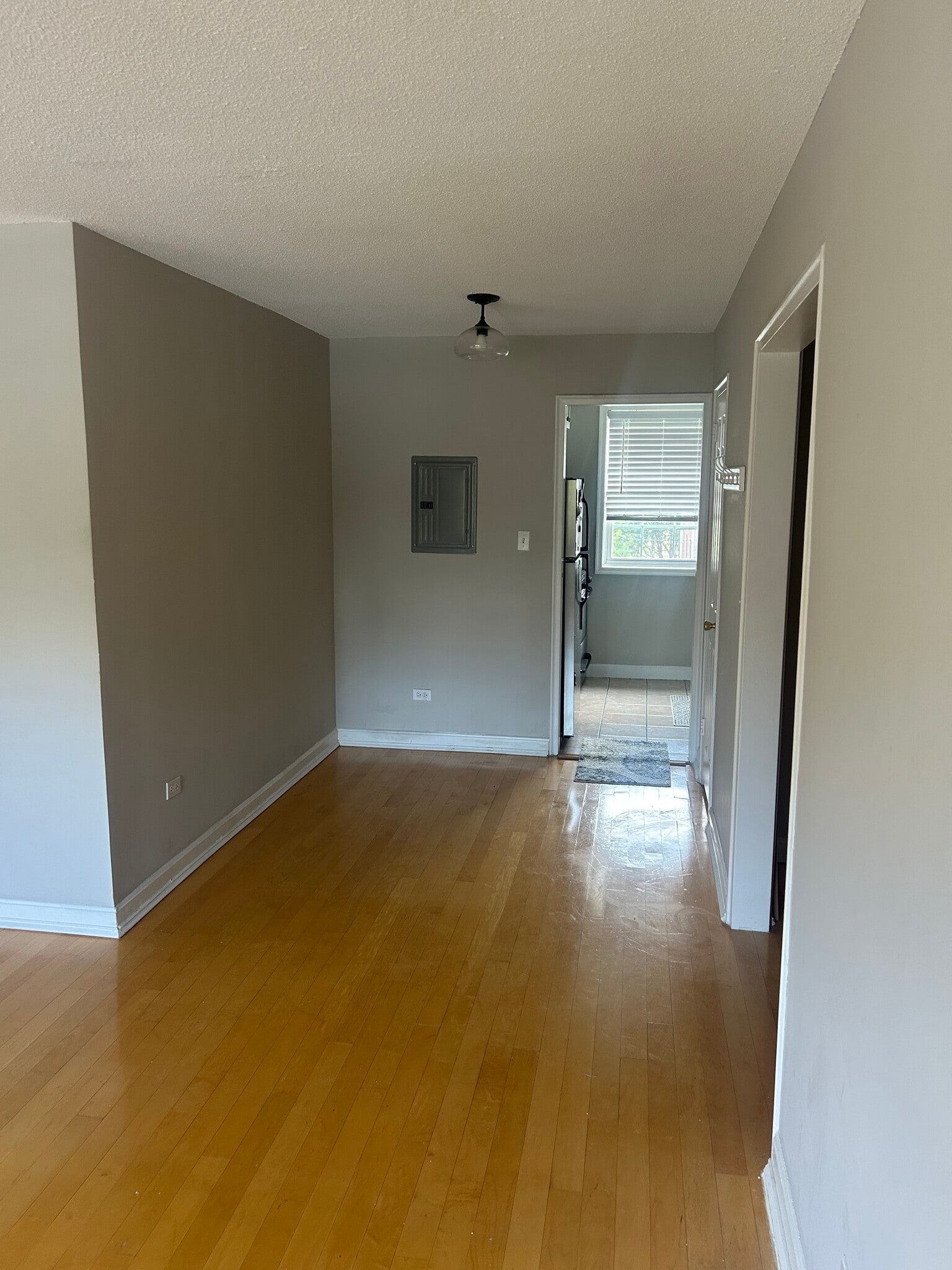 Looking at dining room from entranceway - 4354 N Pershing Dr