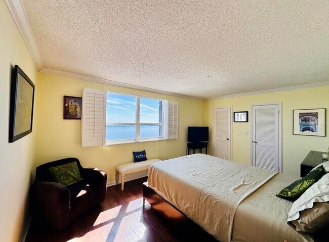 Building Photo - 1208 Marine Way