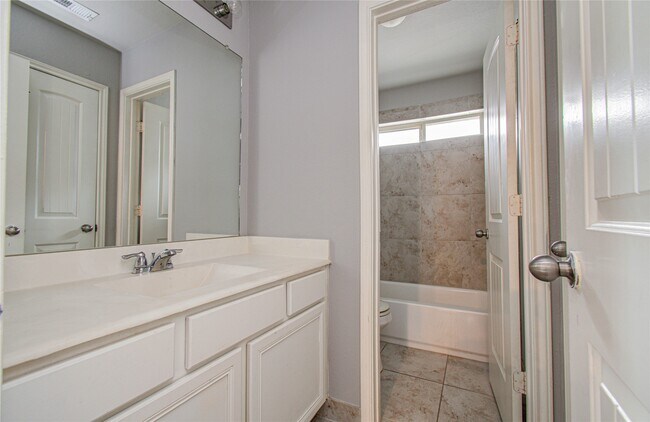 Building Photo - 24331 Kee Cresta Ct