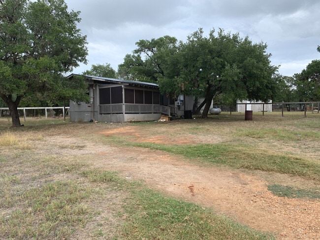 Building Photo - 710 Robindale West Rd