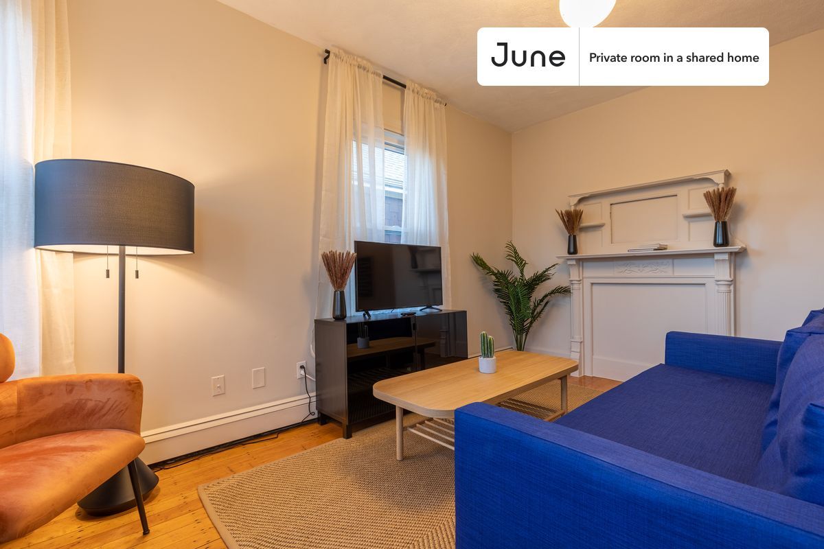 Building Photo - Room in Shared 4 bed/1 bath home