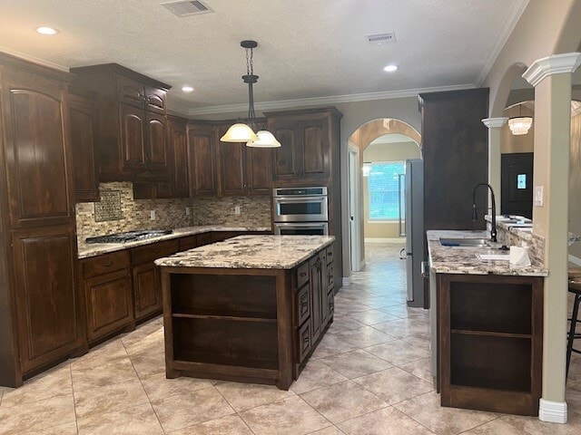 Building Photo - 19914 S Plantation Estates Dr