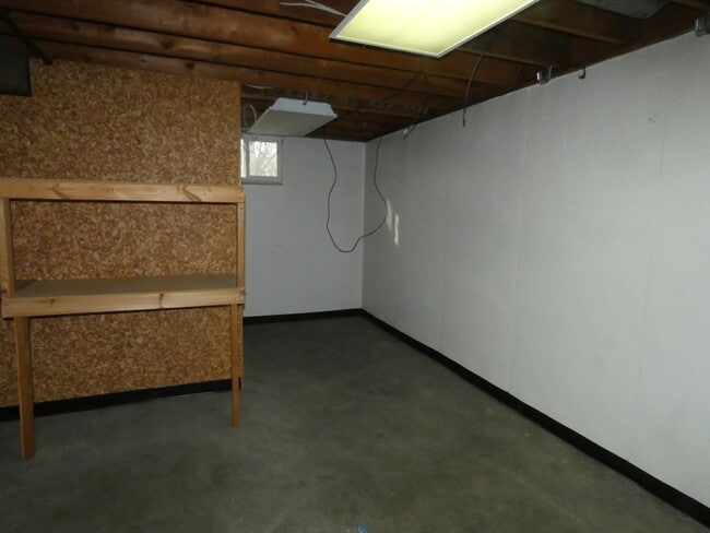 Building Photo - Beautiful Home in North Kansas City School District!