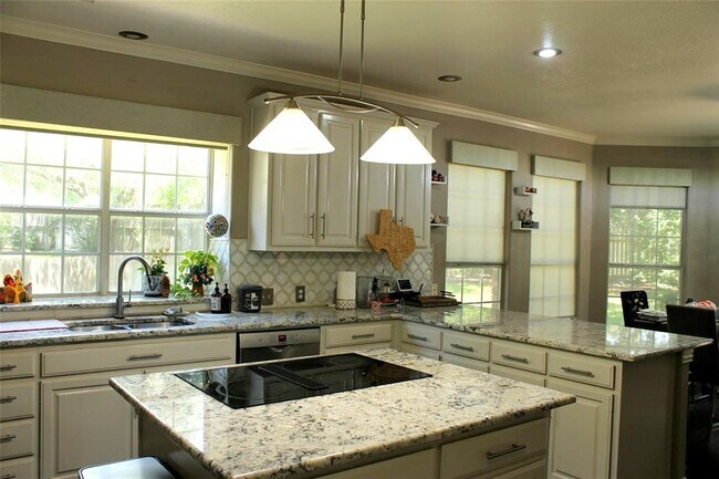 Building Photo - 10713 Bay Laurel Trail
