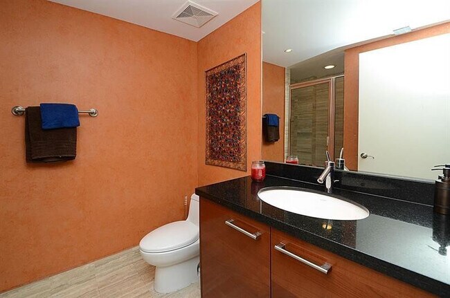 Building Photo - 101 S Fort Lauderdale Beach Blvd