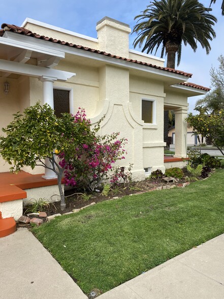 Building Photo - 301 Grand Ave