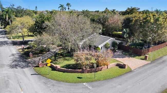 Building Photo - 9980 SW 128th St