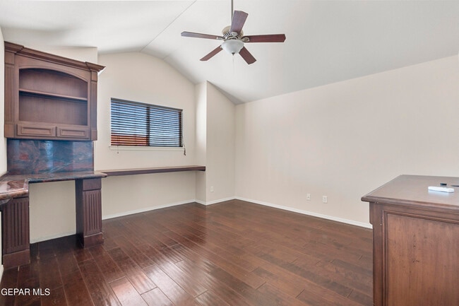 Building Photo - 6609 Parque Del Sol Dr