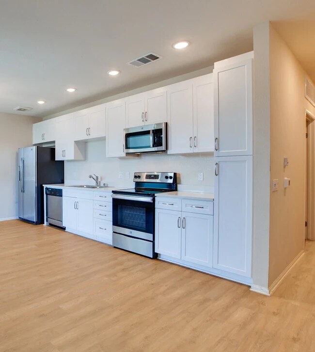 Building Photo - C + C Flats on Church and Center