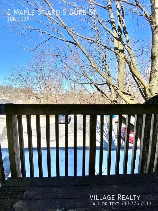 Building Photo - 501 E Maple St