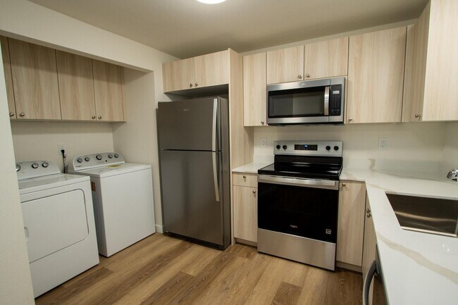 Primary Photo - 403 43rd Ave SW