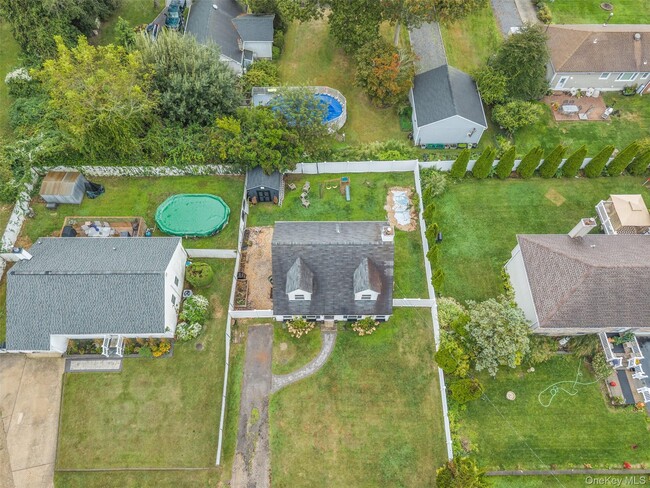 Building Photo - 98 Dahlia Dr