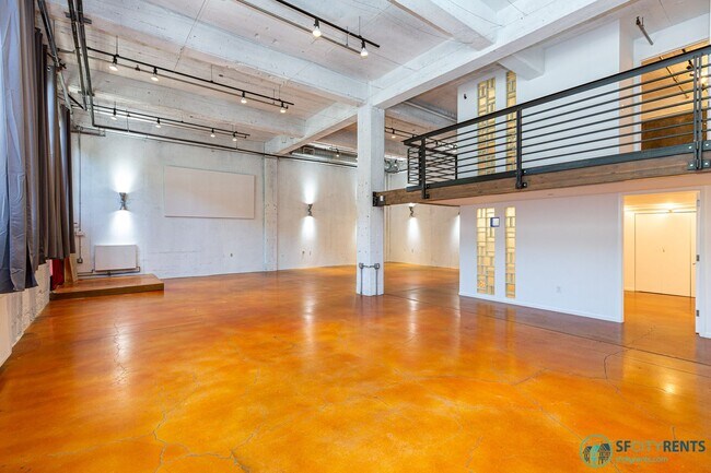 Building Photo - SoMA: Ground Level Conversion Live/Work Lo...