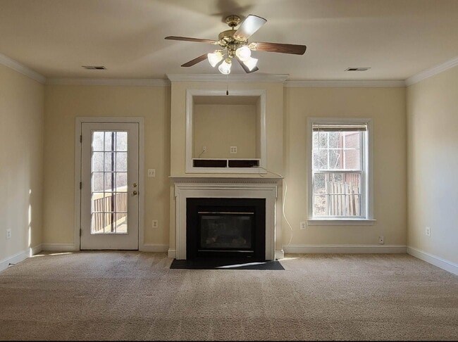 Building Photo - 3-Level Townhome with Two Primary Suites