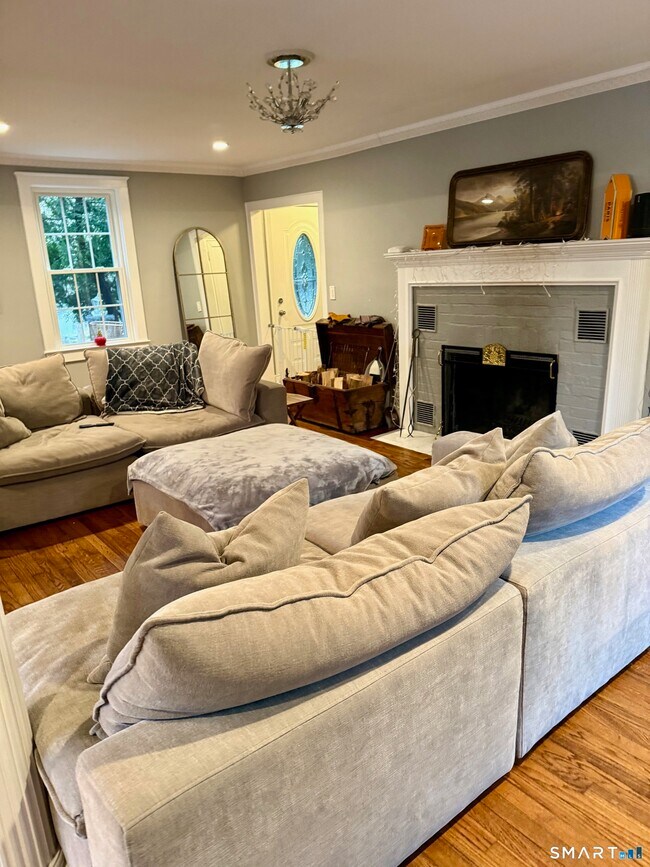 Building Photo - 40 Wilridge Rd