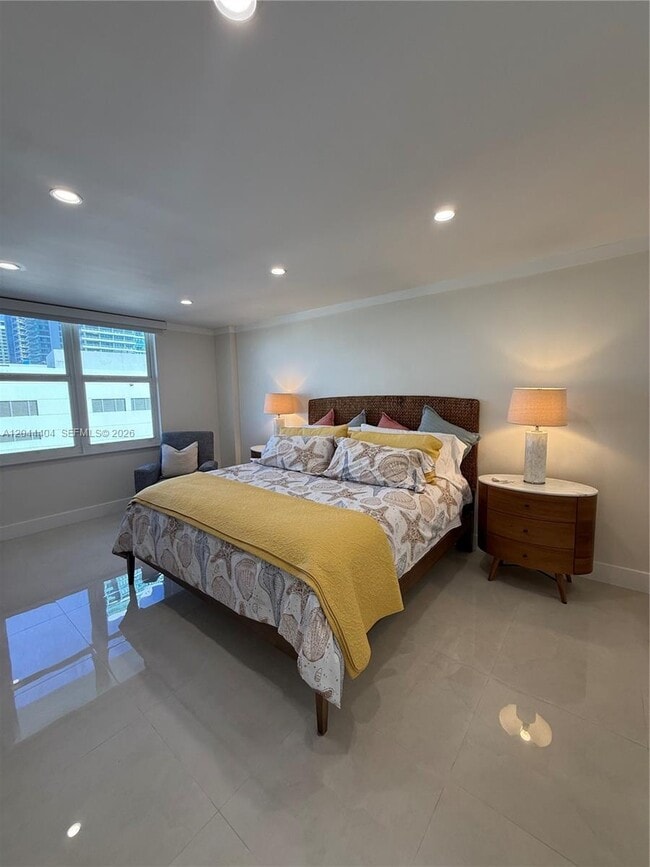 Building Photo - 3725 S Ocean Dr