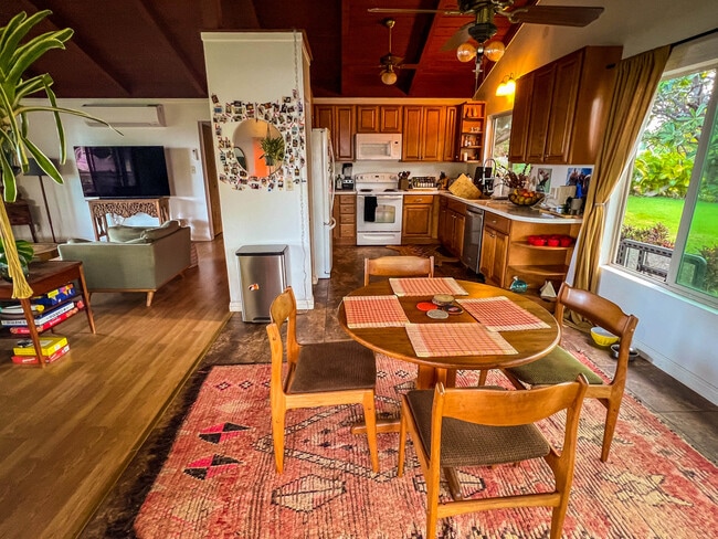 Building Photo - 628 Mililani Pl