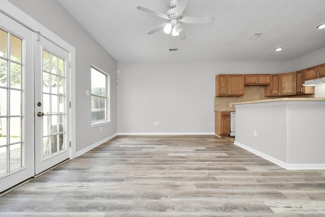 Building Photo - 6518 Nunn St