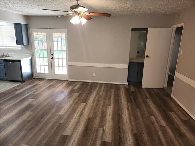 Building Photo - 22127 Elsinore Dr