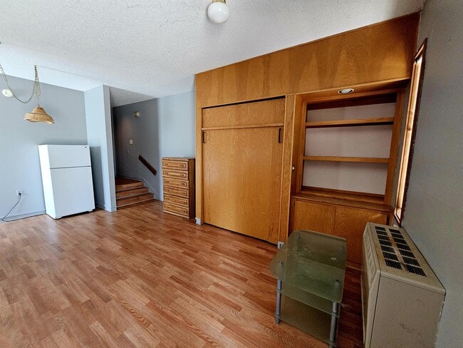 Building Photo - 37 Valley View Dr