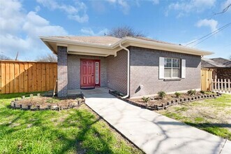 Building Photo - 801 Peters Colony