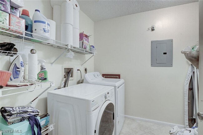 Building Photo - 5875 Cobblestone Ln