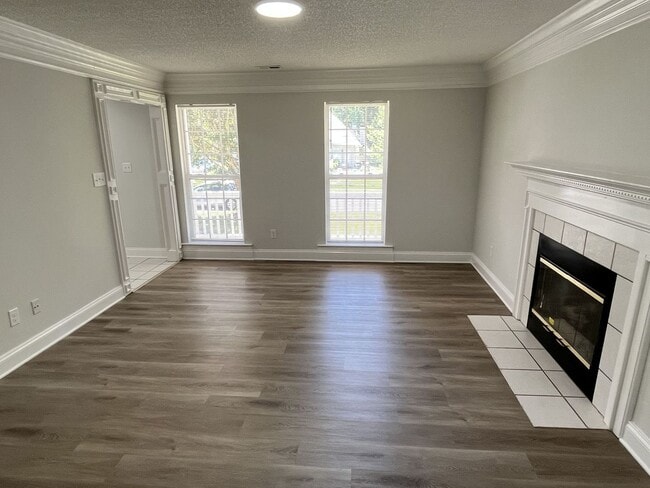 Building Photo - Updated 4 Bed Home in North Charlotte