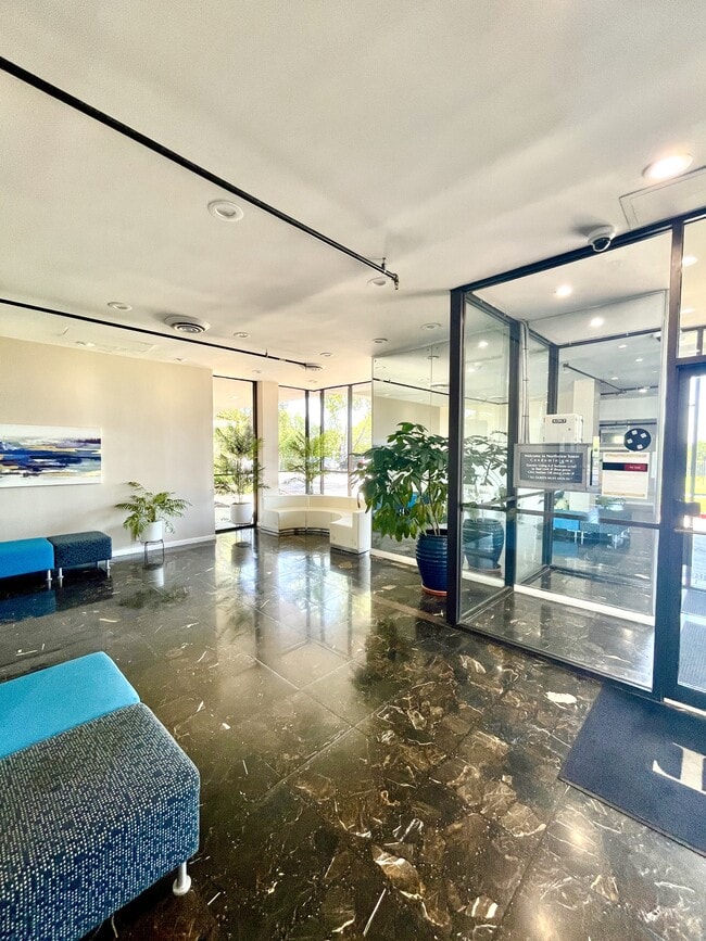 Building Photo - 7039 San Pedro Ave