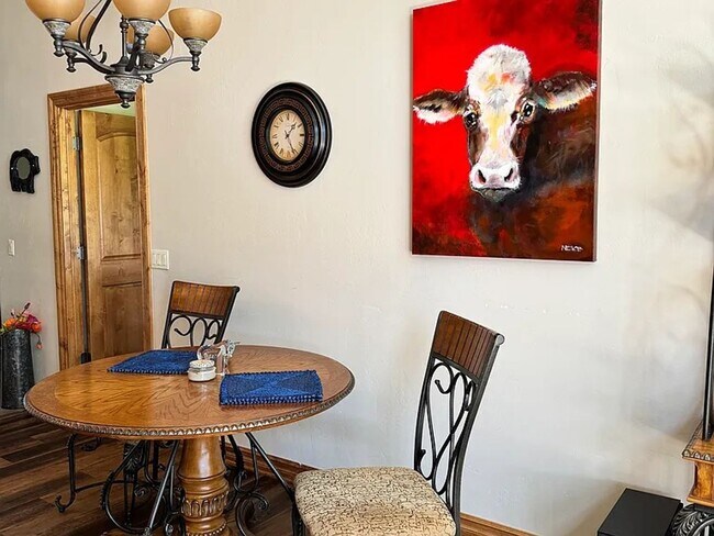 Building Photo - Wedgewood Villas ***ALL UTILITIES INCLUDED***