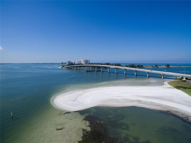 Building Photo - 851 Bayway Blvd
