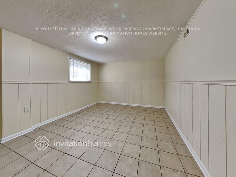 Building Photo - 189 N Pinecrest Rd