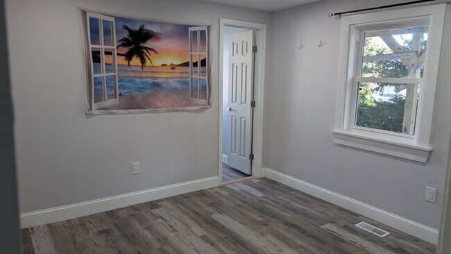 Building Photo - 56 Hillside Ave