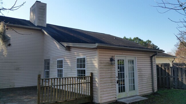 Building Photo - GA Town Home