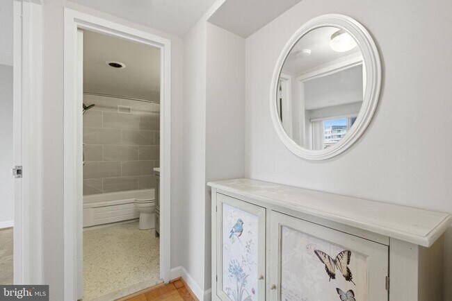 Building Photo - 1300 Army Navy Dr