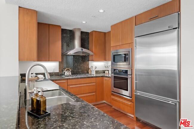 Building Photo - 3141 Michelson Dr