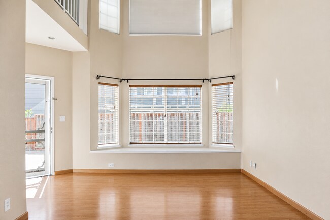 Building Photo - 34359 Agate Terrace