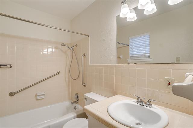 Building Photo - 1900 Sutter St