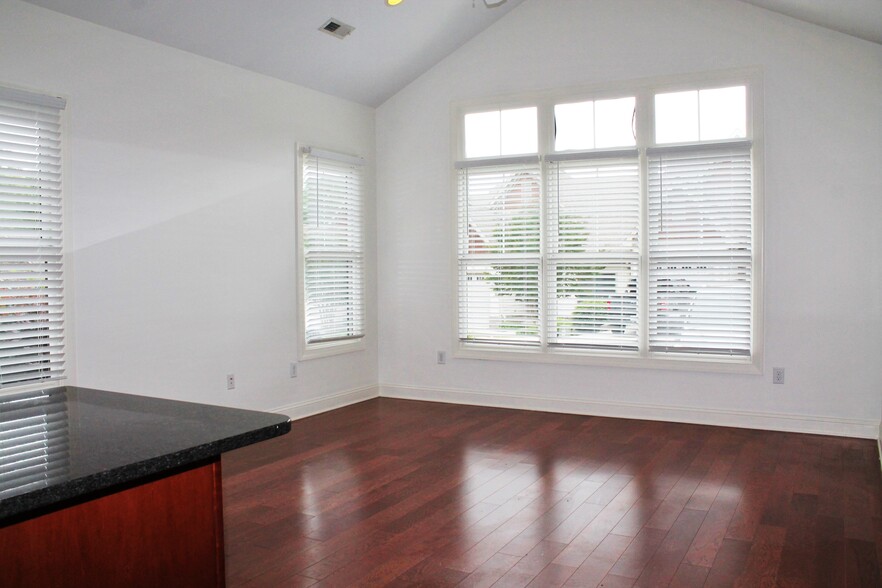 Building Photo - 33 Elk Ridge Ln