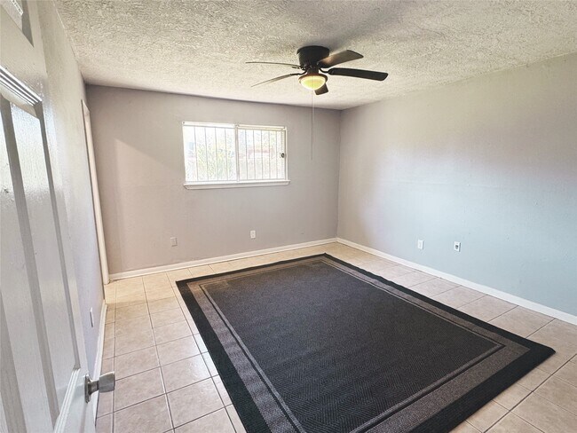 Building Photo - 5119 Prairie Ridge Rd