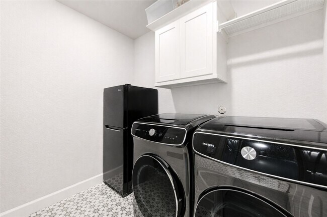 Building Photo - 1815 Longcroft Ln