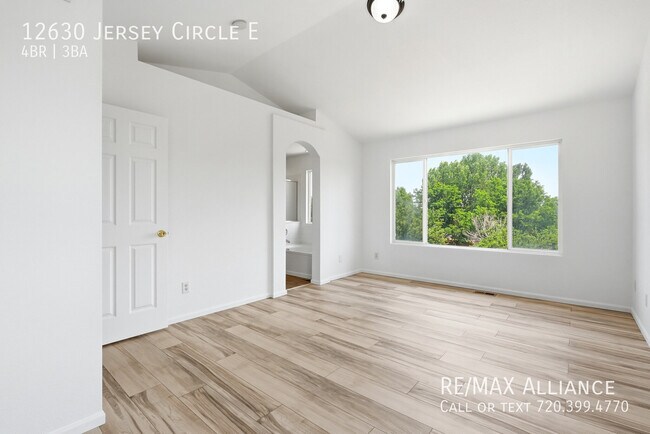 Building Photo - 12630 Jersey Cir E