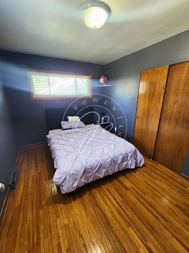 Building Photo - 3 bed 3 bath home for rent near University of Toledo!