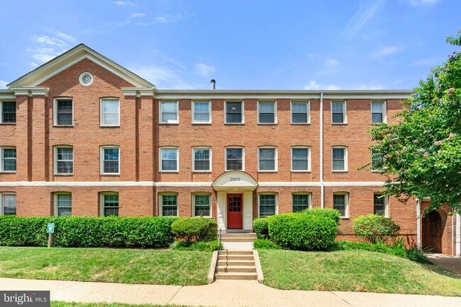 Primary Photo - 2805 Arlington Blvd
