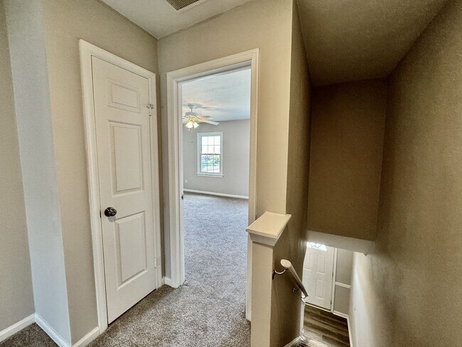 Building Photo - COMPLETELY Updated & Ready 08-21-26!! Sparkling Community Pool - Pet Friendly - Fenced Backyard!