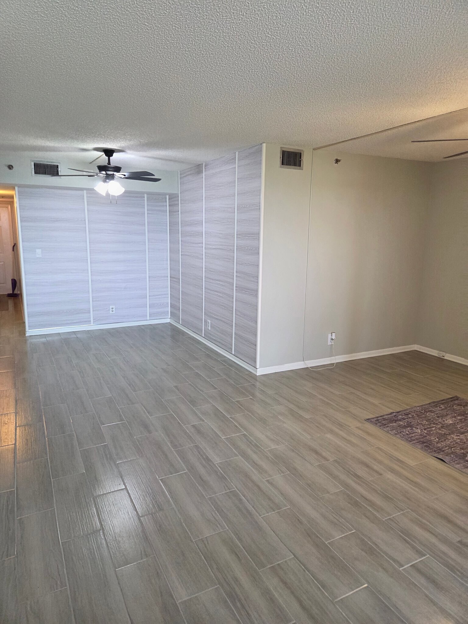 Building Photo - 3001 W Rolling Hills Cir
