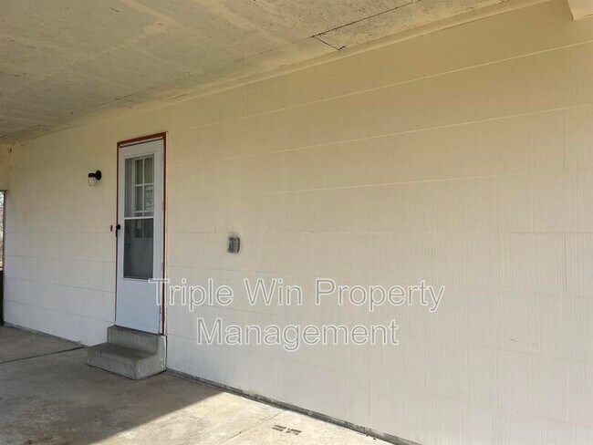 Building Photo - 1225 Carla Dr