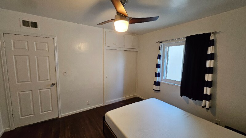 Building Photo - 354 N Toland Ave