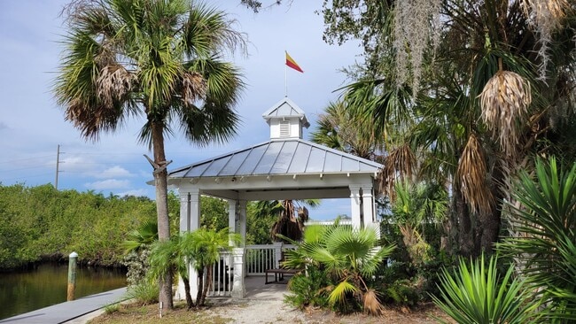 Building Photo - Annual UNfurnished 2/2 ground floor condo in water front boating community