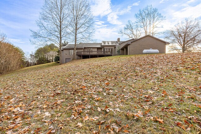 Building Photo - 274 Elkins Rd