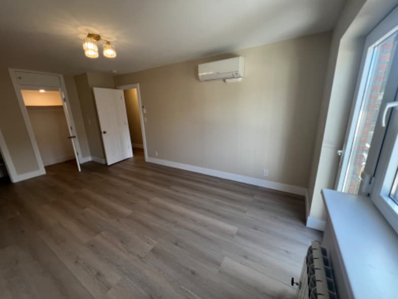 Building Photo - 61-60 69th Ln